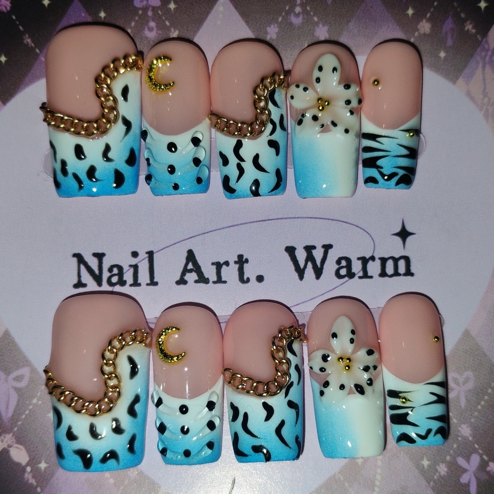 Stylish Blue and Pink Nail Art Set